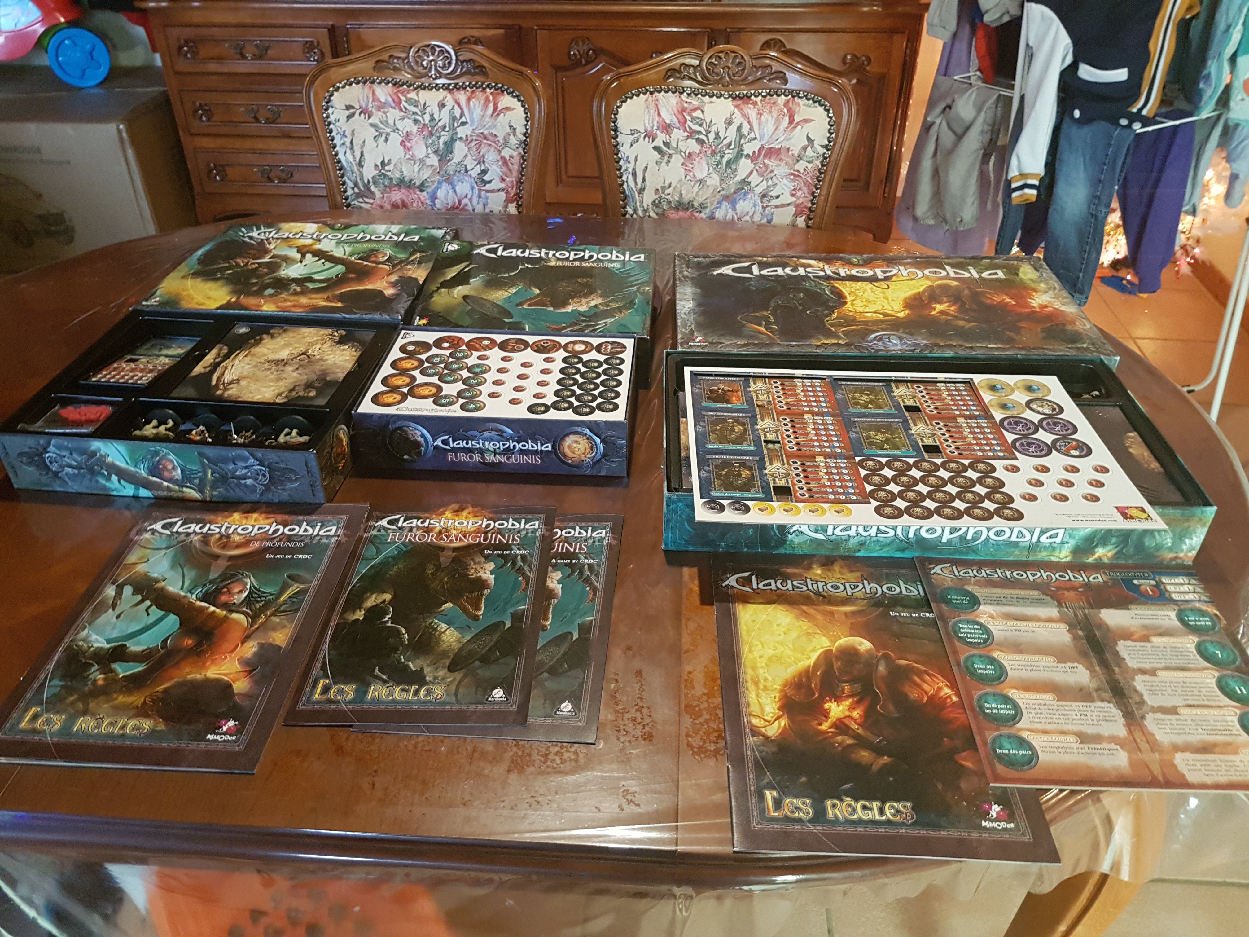 Claustrophobia intégrale (jeu de base + De profundis + Furor sanguinis) Claustrophobia intégrale (jeu de base + De profundis + Furor sanguinis)