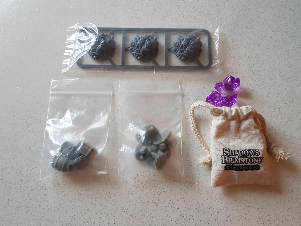 Shadows of Brimstone: Forbidden Fortress - Set décors résine et plastique + Dark stones deluxe bag