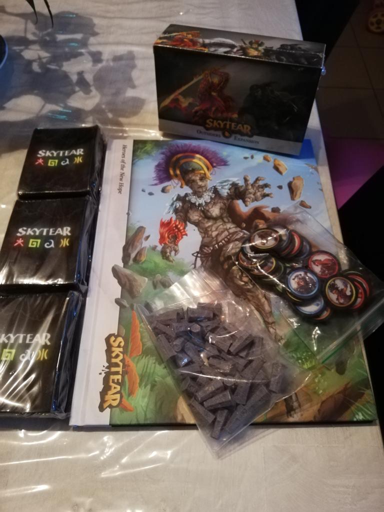 Skytear - Artbook, token plastique, tour 3d, boîte outsider