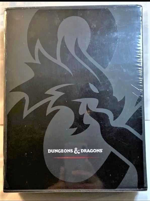 Coffret Dungeons & Dragons Neuf  : 3 Livres De Base + écran (5ème édition)