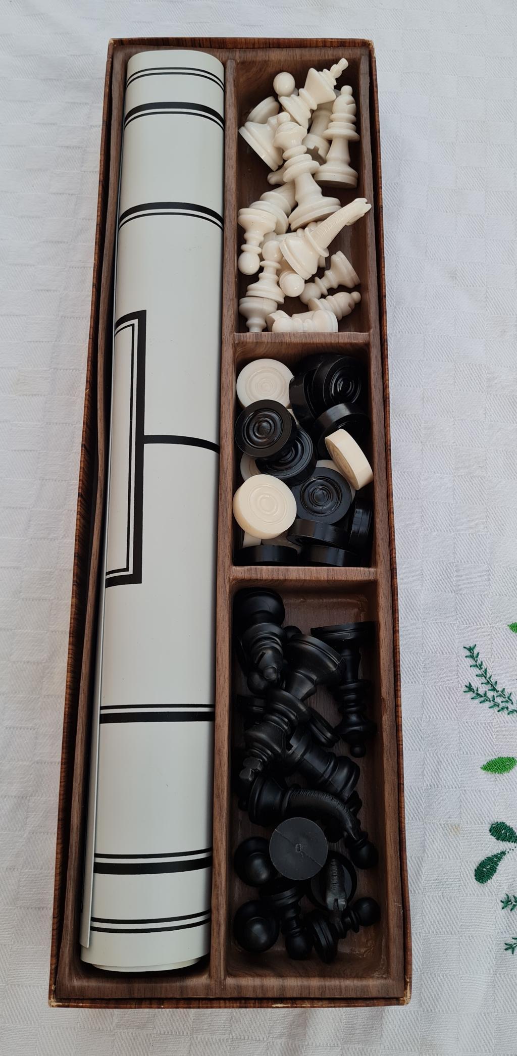 Jeux D'échecs Et De Dames Version Voyage