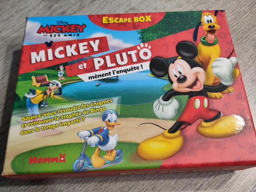Escape Box Mickey Et Pluto Mènent L'enquête.
