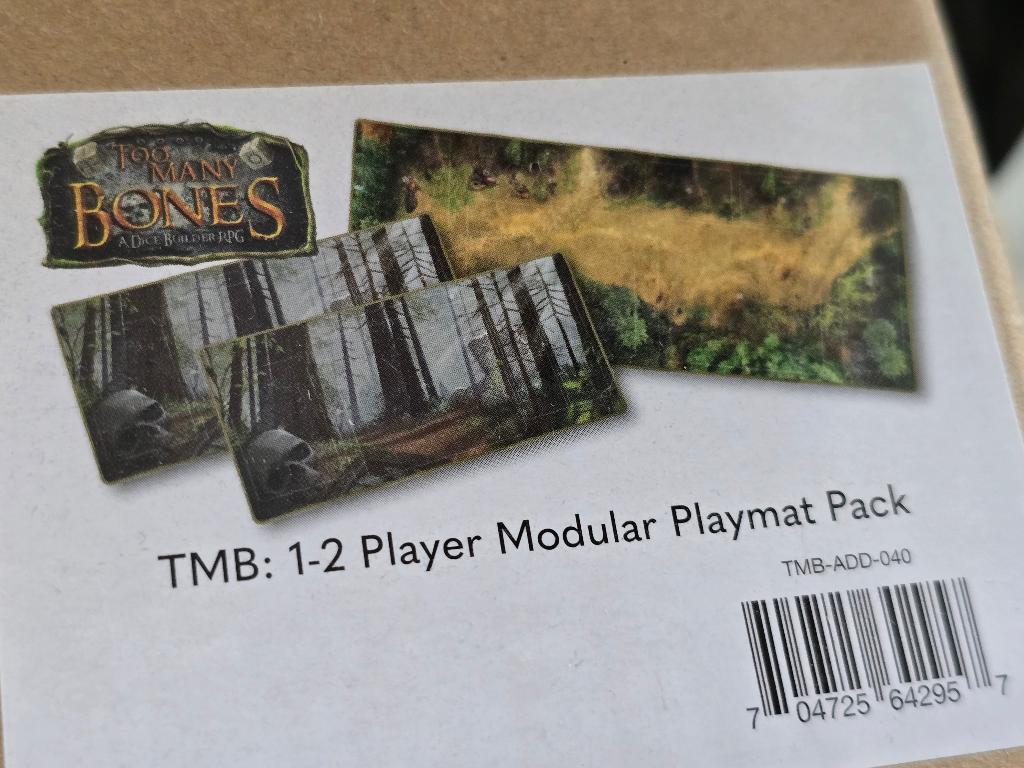 Too Many Bones - Modular Playmat (1/2 Joueurs)