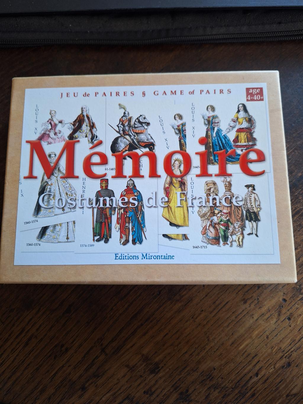 Jeu De Paires Costumes De France
