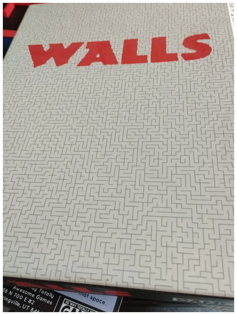 Walls Race Through A Changing Maze
