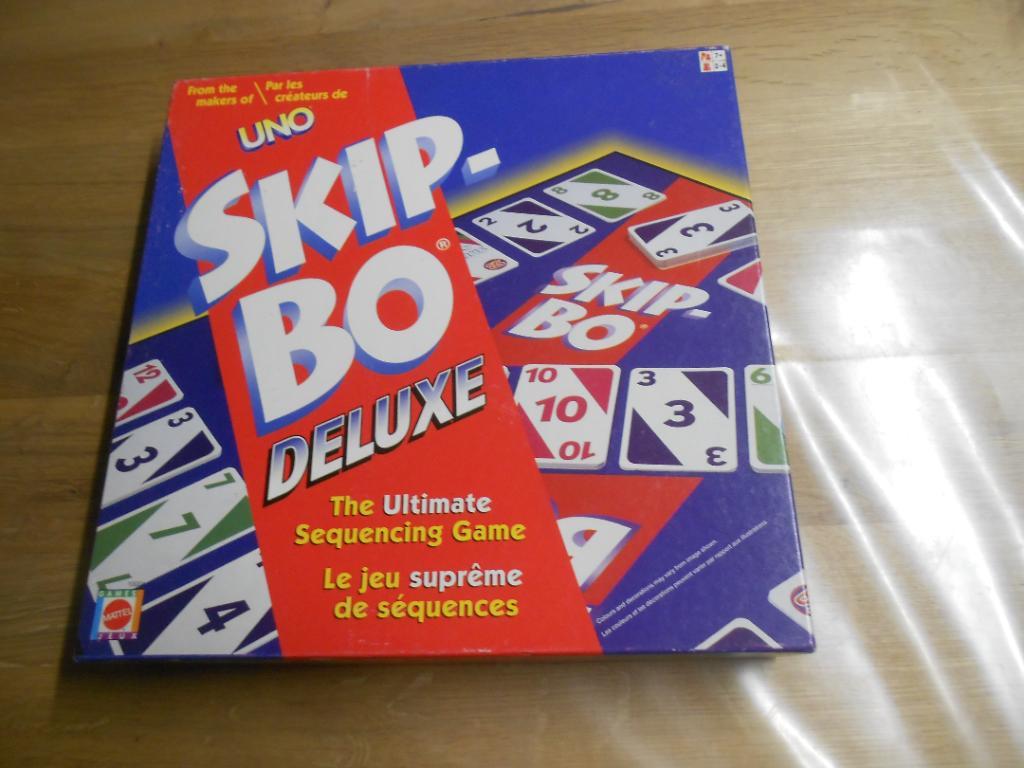 SKIP-BO DELUXE. Le jeu suprême de séquences.