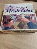 Boîte de Sur Les Traces De Marie Curie
