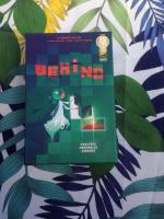Boîte de Behind