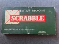 Boîte de Scrabble