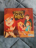 Boîte de Cartes sur table