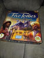 Boîte de Five Tribes